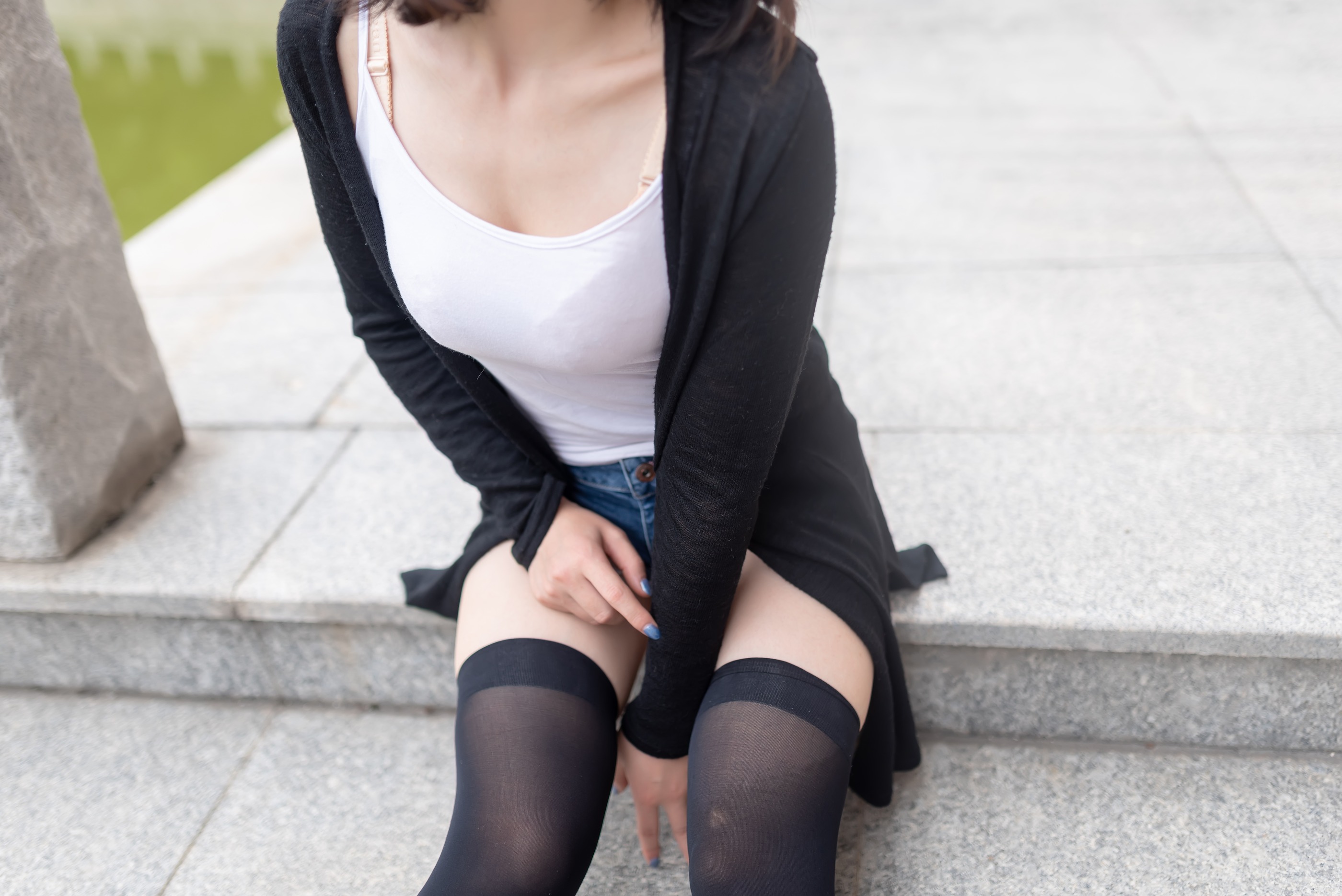 图片[1]-风之领域 – NO.043 黑丝少女户外 [50P]-XikXak